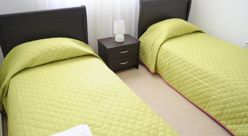 Кити: Kiti Deluxe Apartments