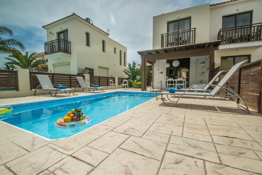 Паралимни: Kapparis Beach Villa 1