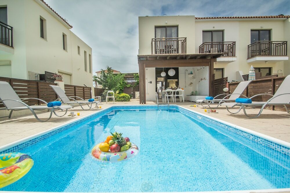 Паралимни: Kapparis Beach Villa 1