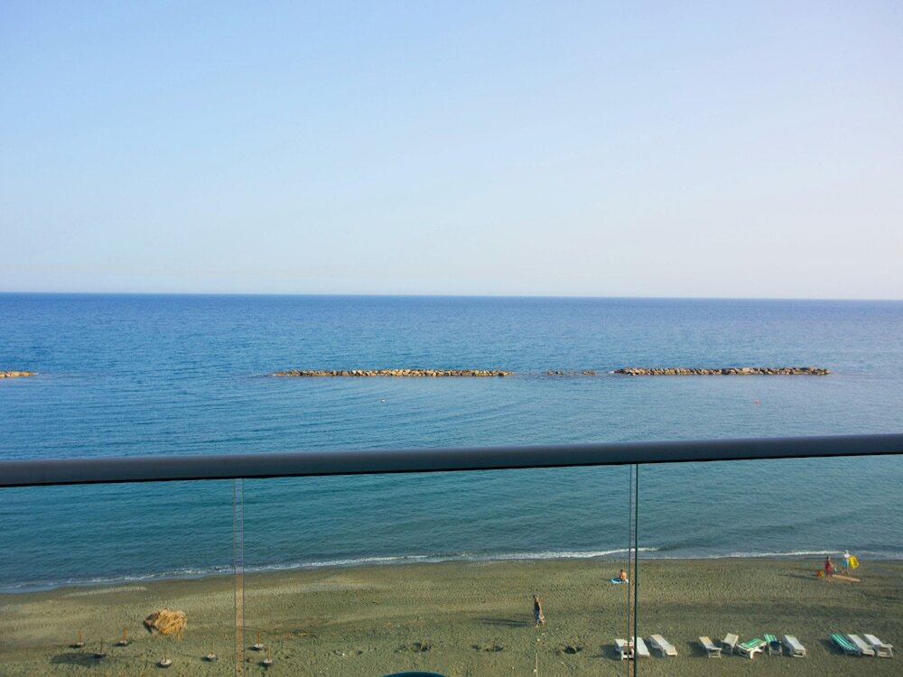 Лимассол: Limassol on the Beach Apartment