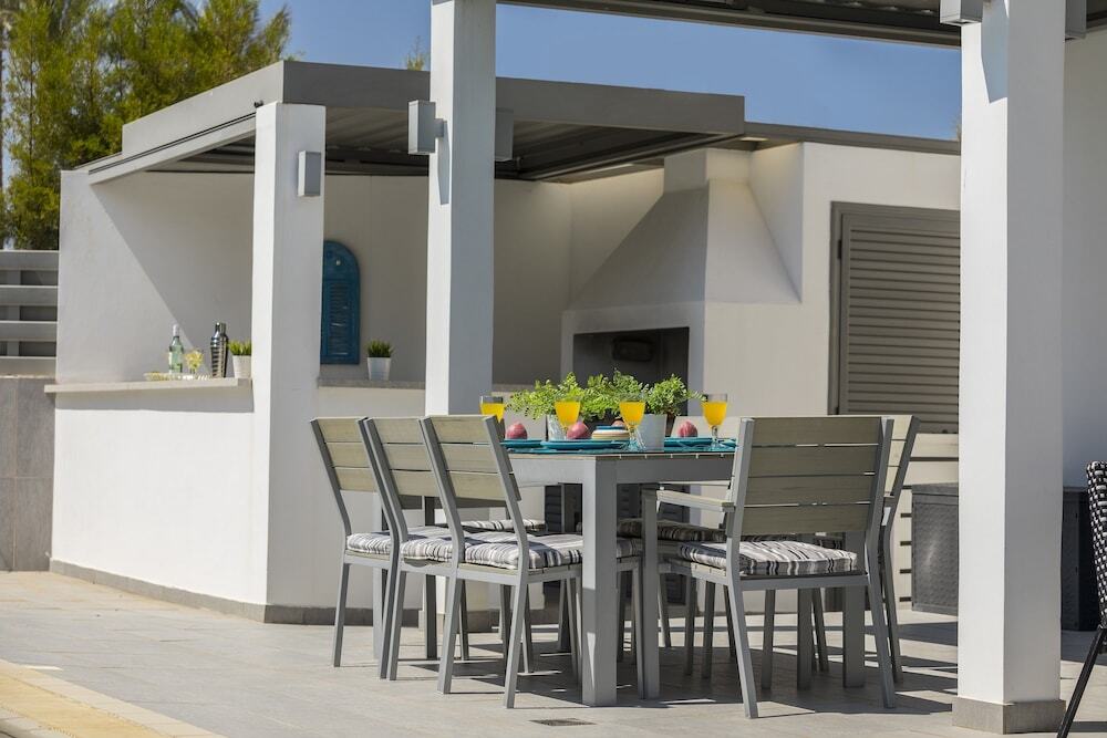 Паралимни: Protaras Villa Sandy Toes