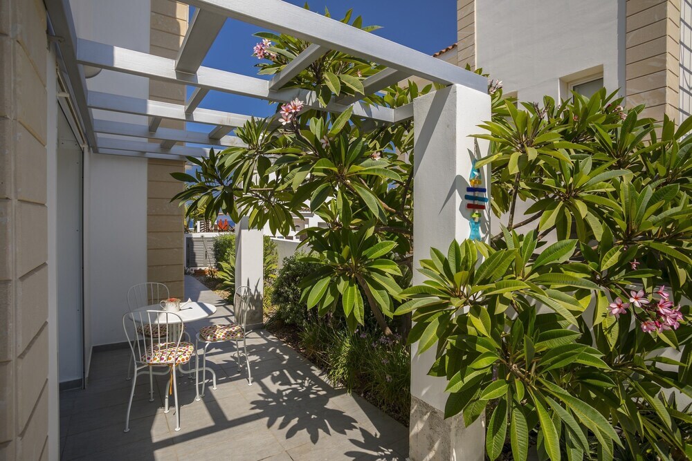 Паралимни: Protaras Villa Sandy Toes