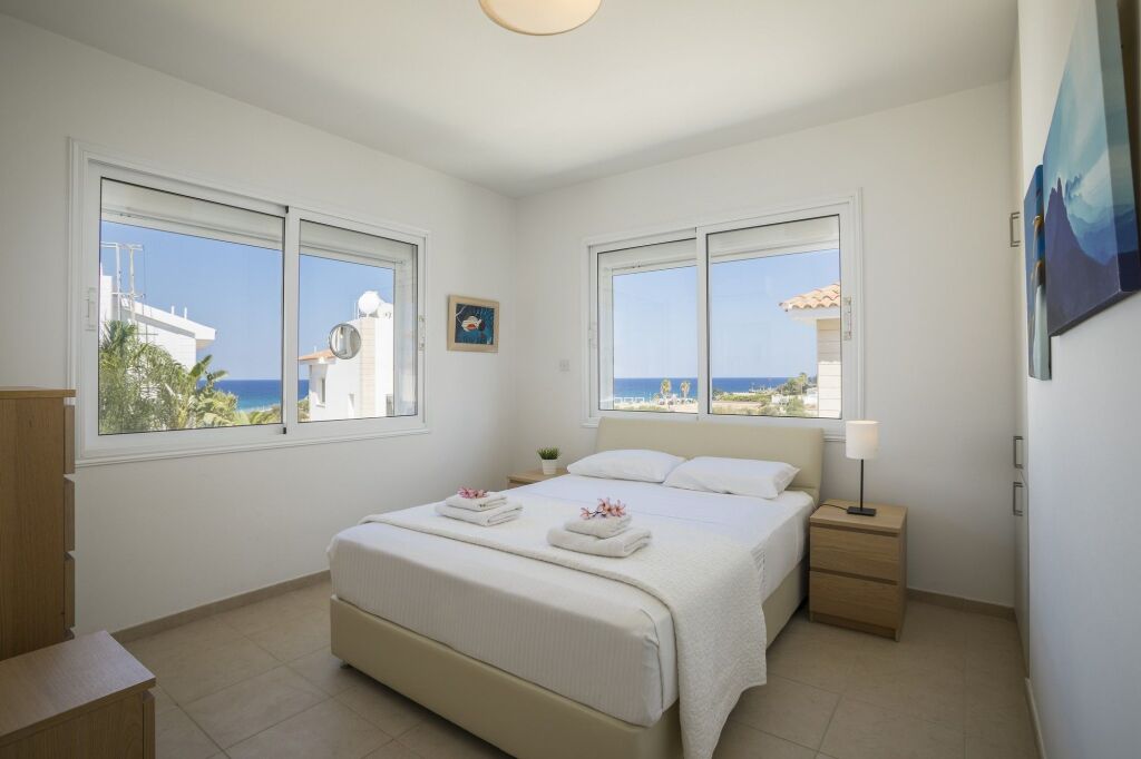 Паралимни: Protaras Villa Sandy Toes