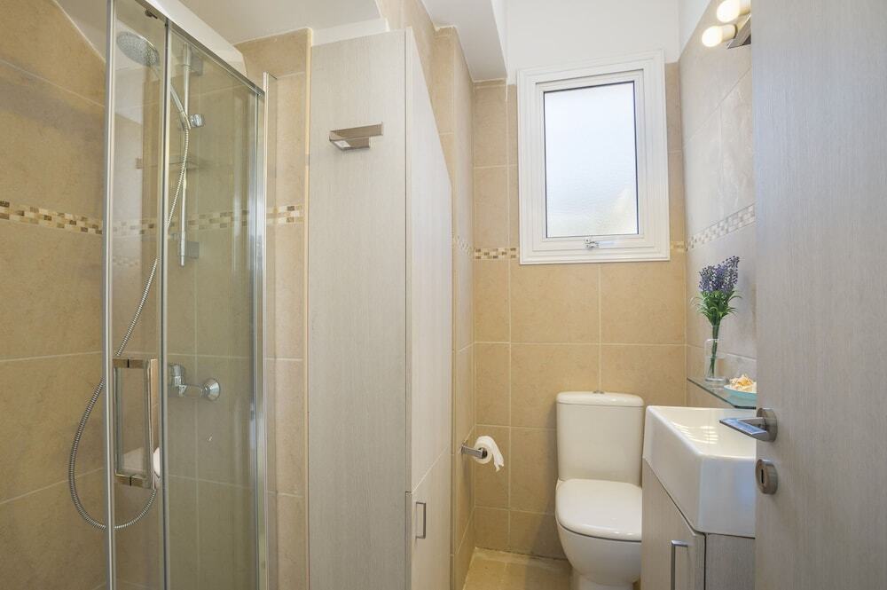 Паралимни: Protaras Villa Sandy Toes