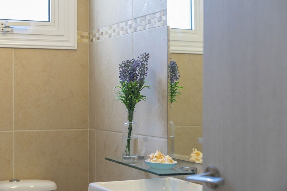 Паралимни: Protaras Villa Sandy Toes