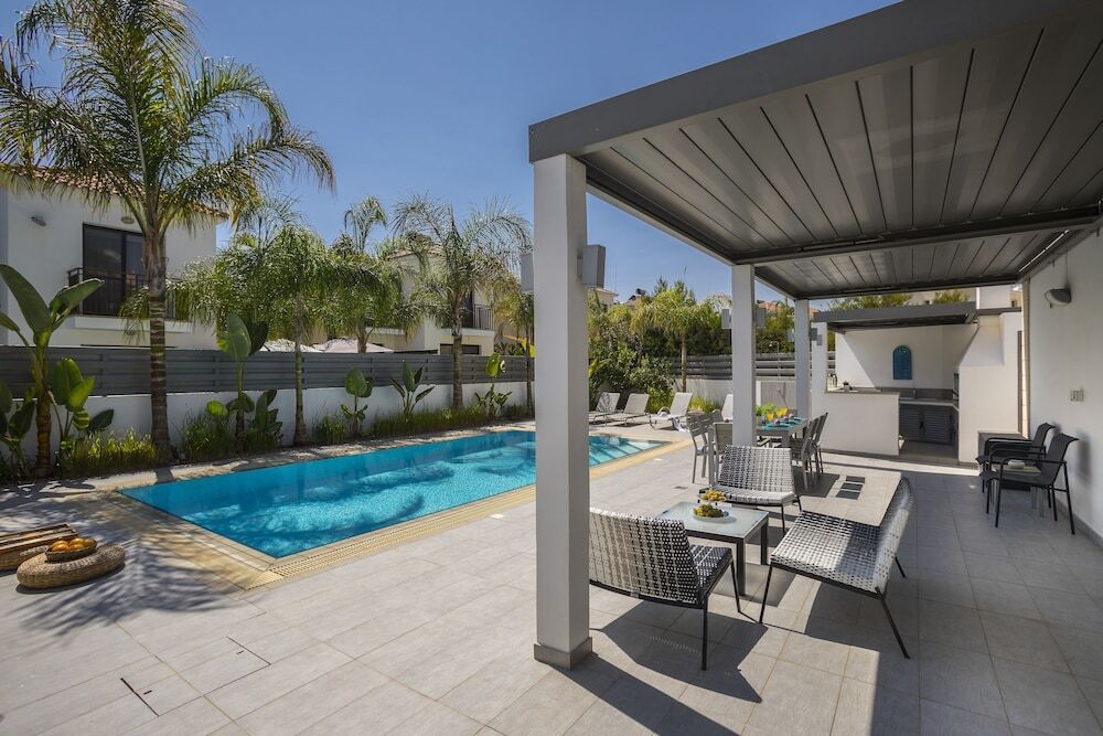 Паралимни: Protaras Villa Sandy Toes