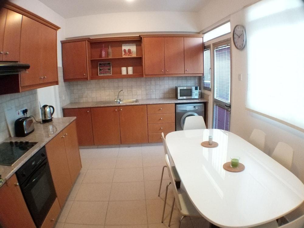 Гермасойя: 3 Bed Apartment on the Beach