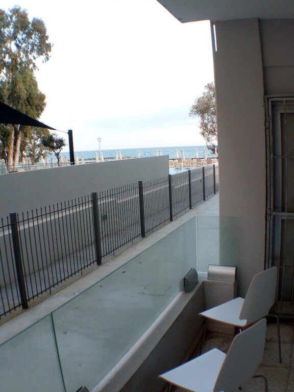 Гермасойя: 3 Bed Apartment on the Beach