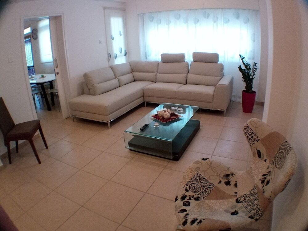 Гермасойя: 3 Bed Apartment on the Beach