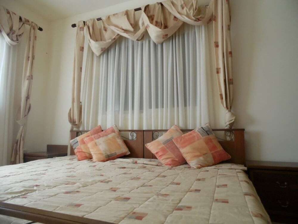 Паралимни: Villa Malamar