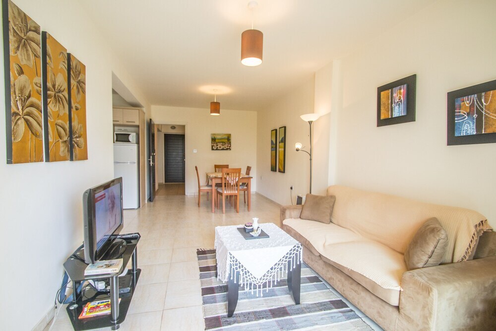 Паралимни: Panorama Village 104 Apartment