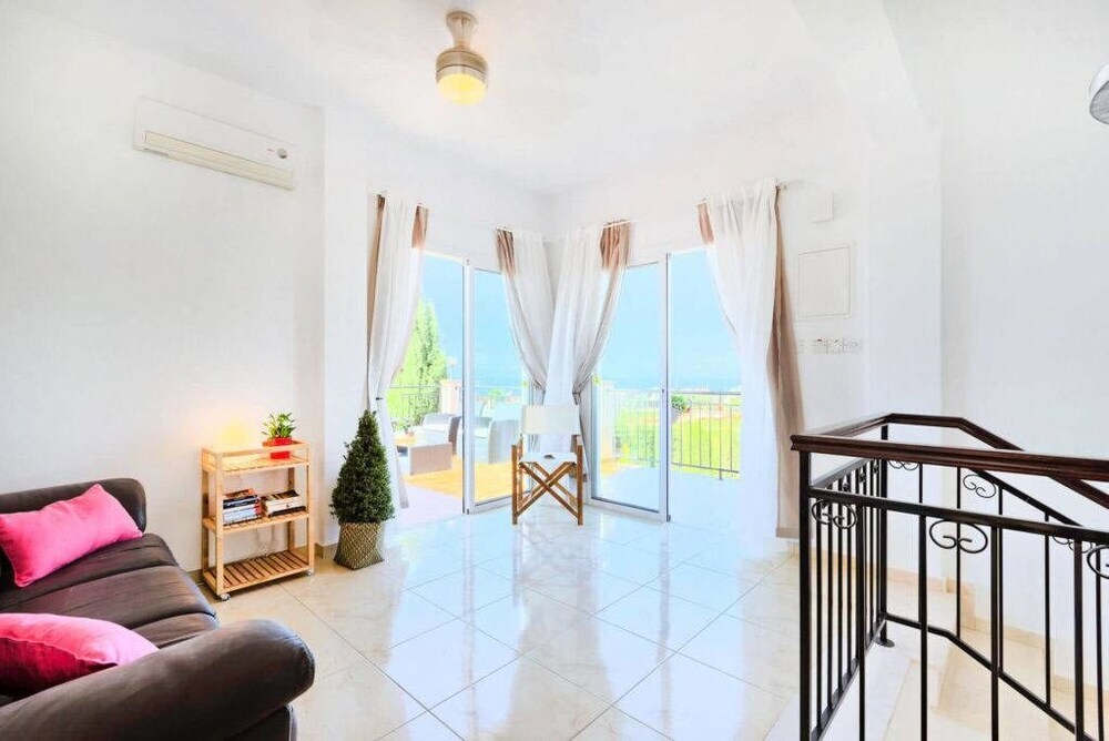 Пейя: Villa Hadi