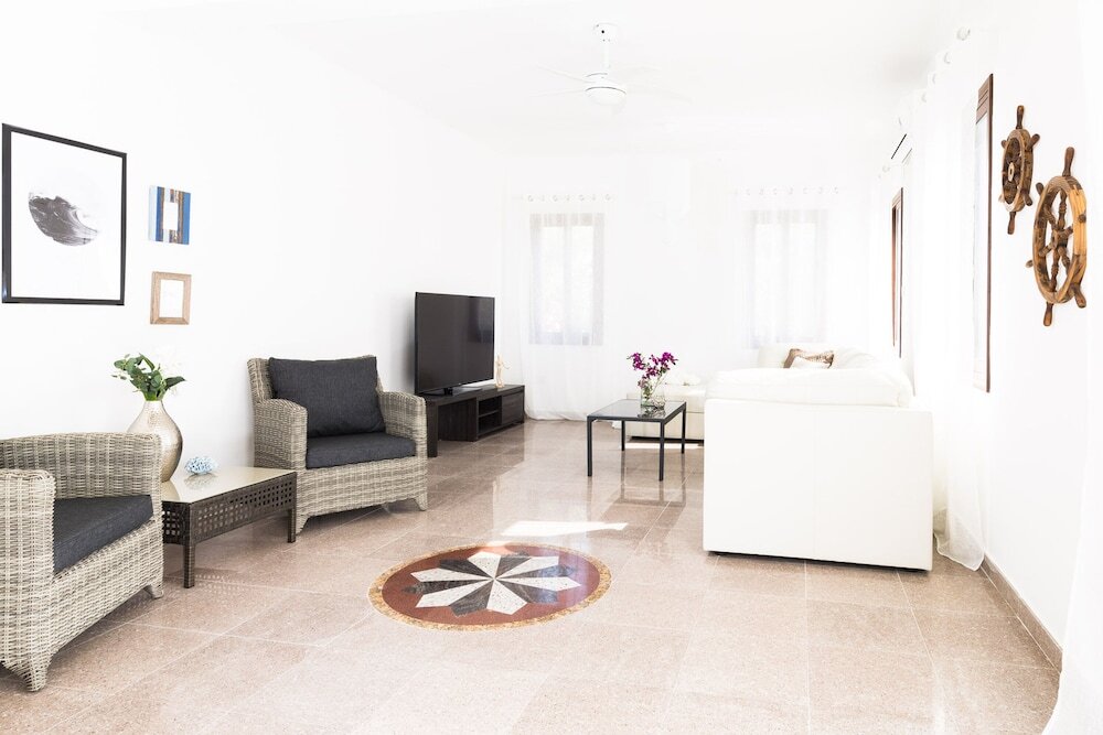 Пейя: Villa Malibu