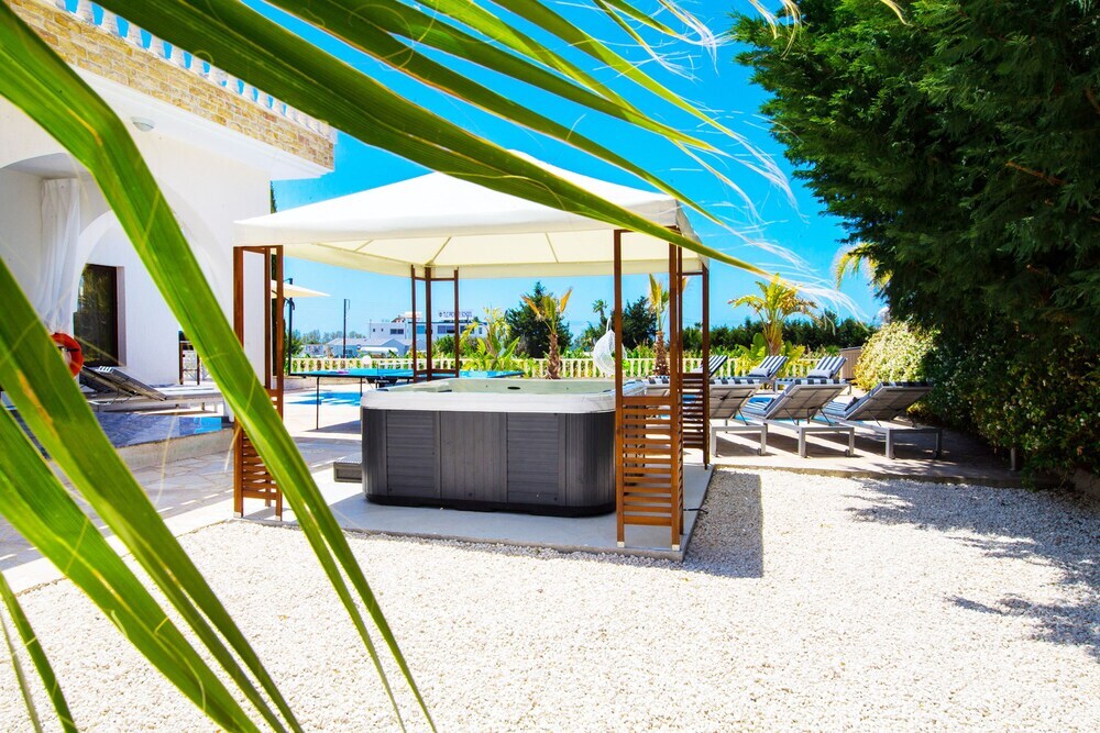 Пейя: Villa Malibu