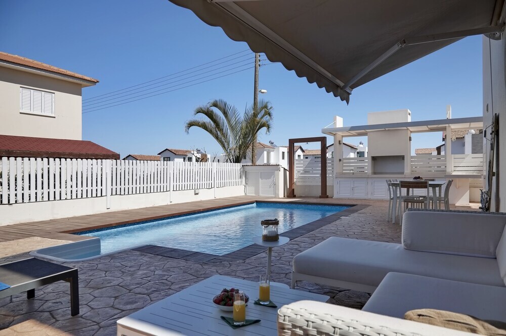 Протарас: Velomar Elite Luxury Home