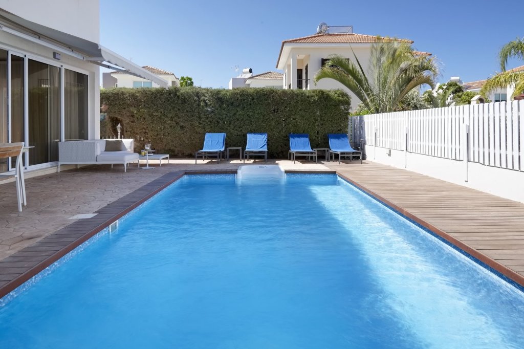 Протарас: Velomar Elite Luxury Home