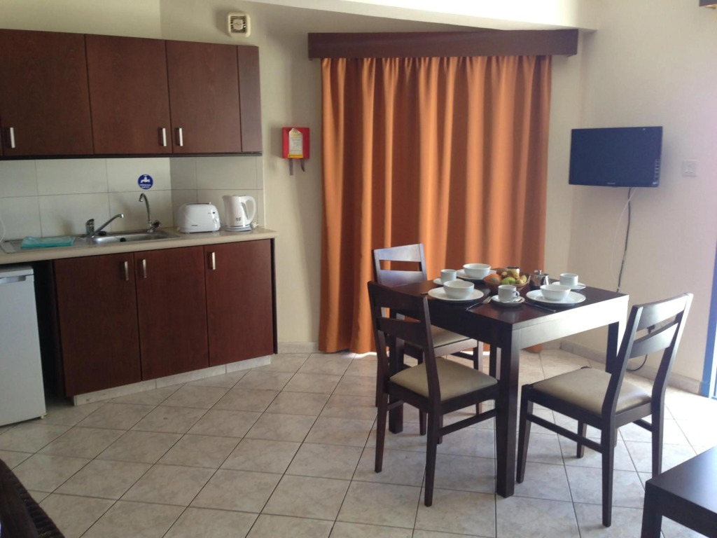 Пафос: Kefalonitis Apartments