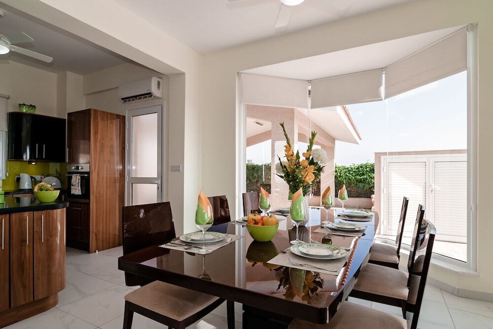 Пейя: Villa Ravel