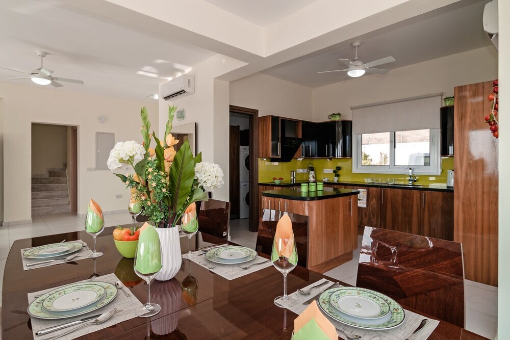 Пейя: Villa Ravel