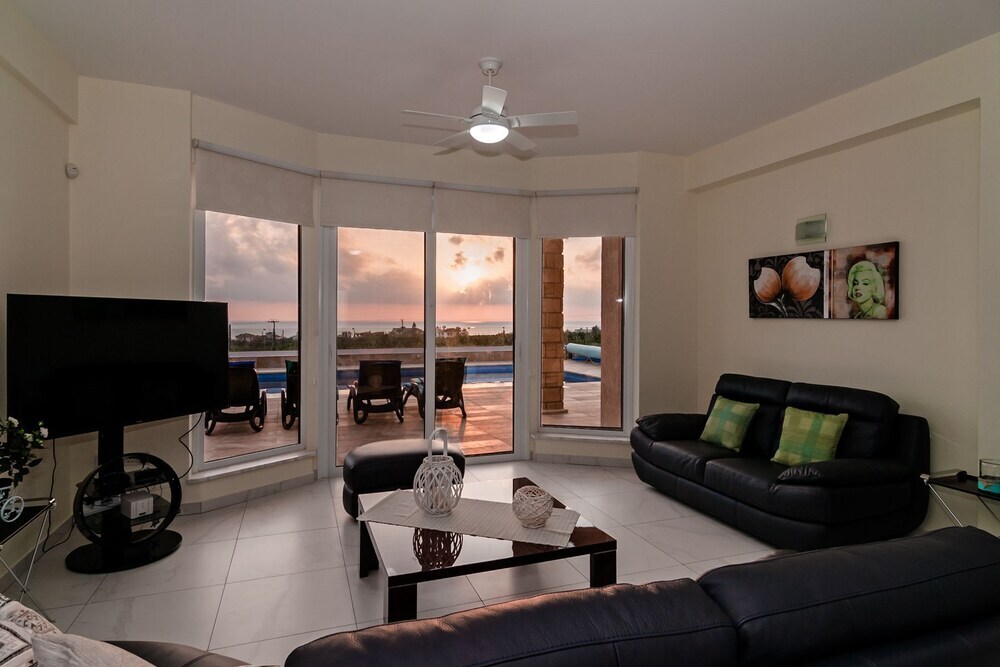 Пейя: Villa Ravel