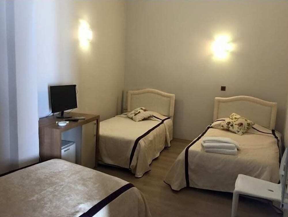 Кирения: Breeze Flora Hotel