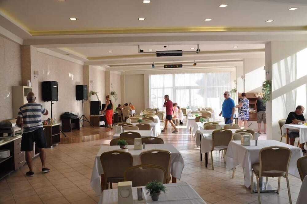 Алсанджак: Hotel Sempati