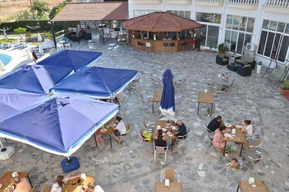 Алсанджак: Hotel Sempati