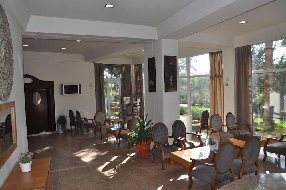 Алсанджак: Hotel Sempati