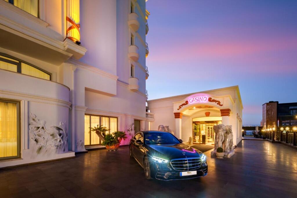 Кирения: Les Ambassadeurs Marina Hotel & Casino