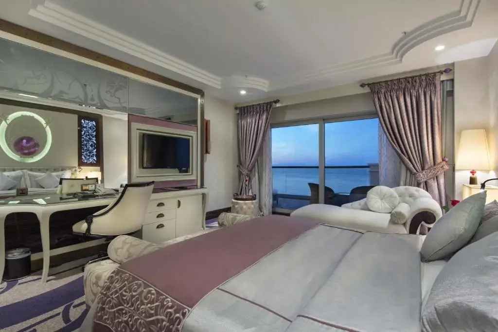 Алсанджак: Merit Royal Premium Hotel - All inclusive