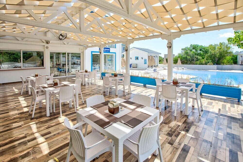 Алсанджак: Aphrodite Hotel