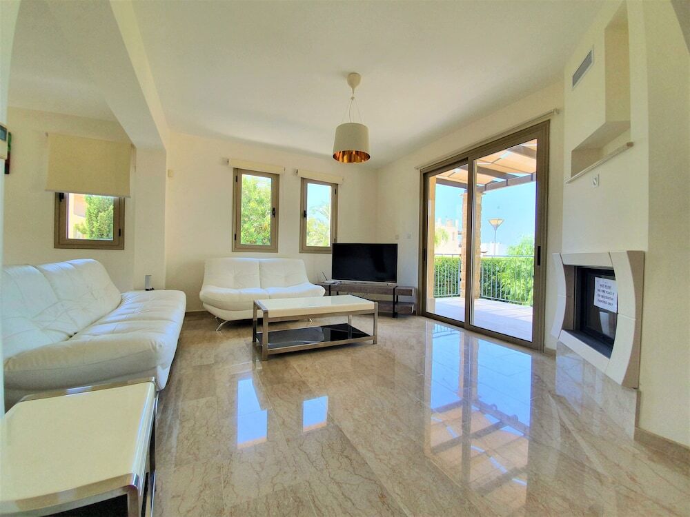 Полис Хрисохус: Hector Beach Villa - Sandy Beach Villas