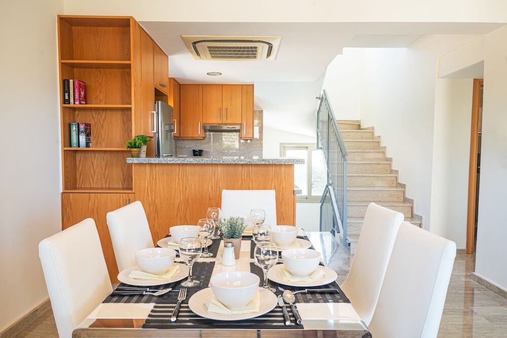 Полис Хрисохус: Hector Beach Villa - Sandy Beach Villas