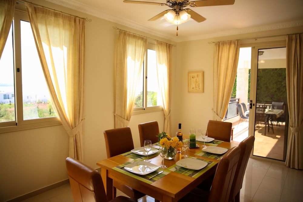 Пейя: Villa Felicity