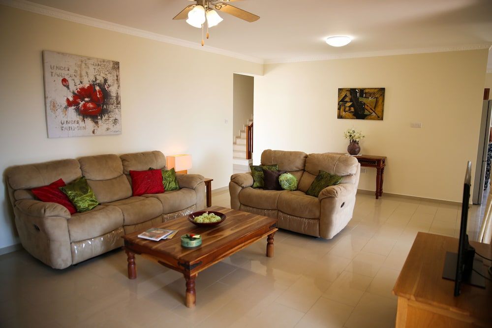 Пейя: Villa Felicity
