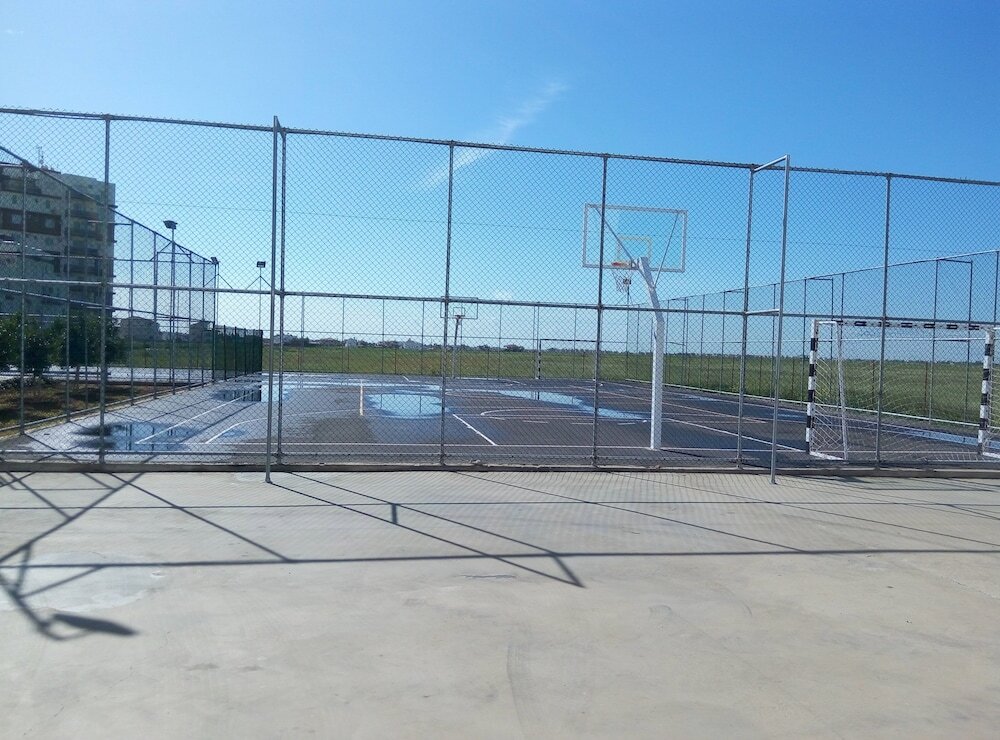 Авгору: One Bedroom Apartment at Longbeach