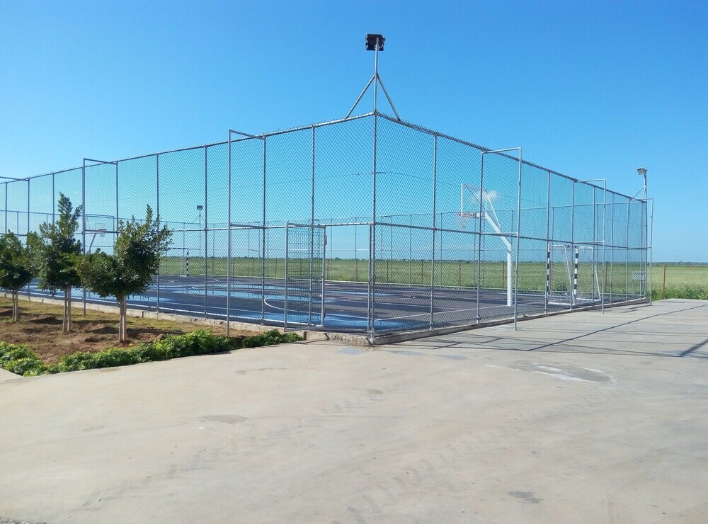 Авгору: One Bedroom Apartment at Longbeach
