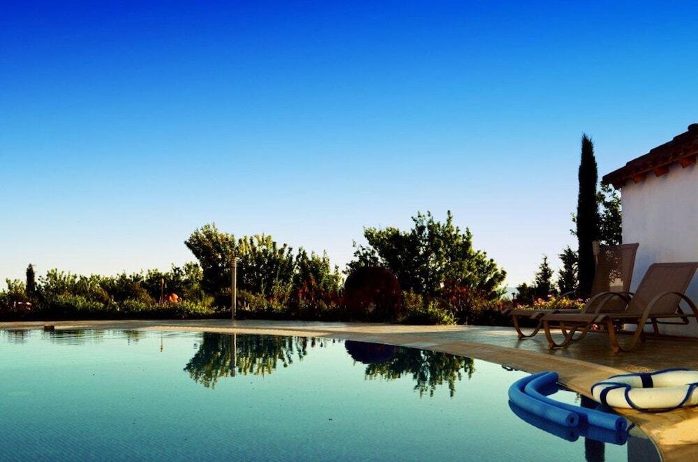 Киссонерга: House With 5 Bedrooms in Paphos, With Private Pool, Enclosed Garden an