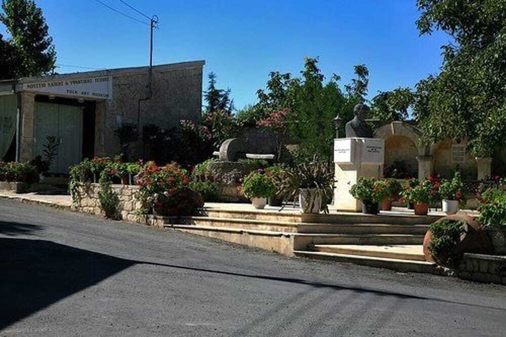 Киссонерга: House With 5 Bedrooms in Paphos, With Private Pool, Enclosed Garden an