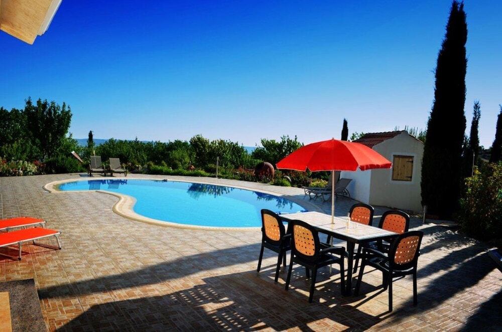 Киссонерга: House With 5 Bedrooms in Paphos, With Private Pool, Enclosed Garden an