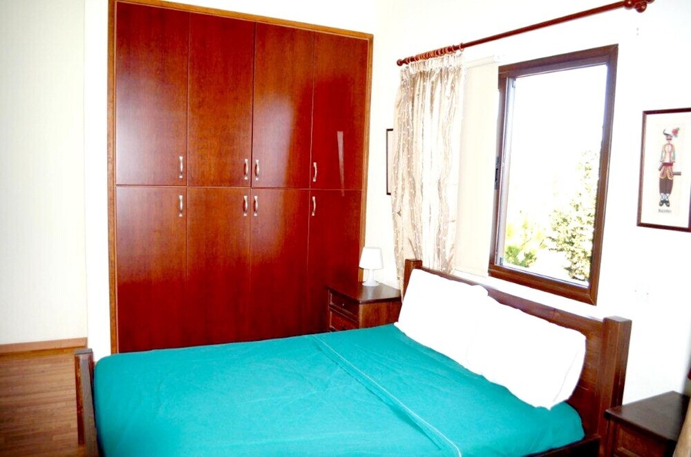 Киссонерга: House With 5 Bedrooms in Paphos, With Private Pool, Enclosed Garden an