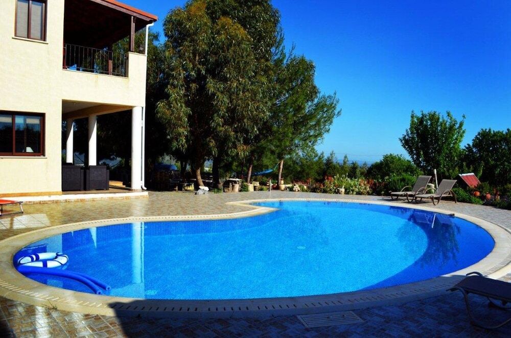 Киссонерга: House With 5 Bedrooms in Paphos, With Private Pool, Enclosed Garden an