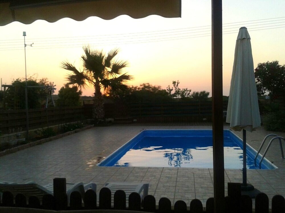 Паралимни: Villa With 3 Bedrooms in Paralimni, With Private Pool, Enclosed Garden