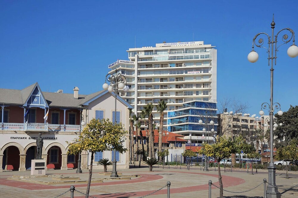 Ларнака: Finikoudes Seaview Beach Apartment