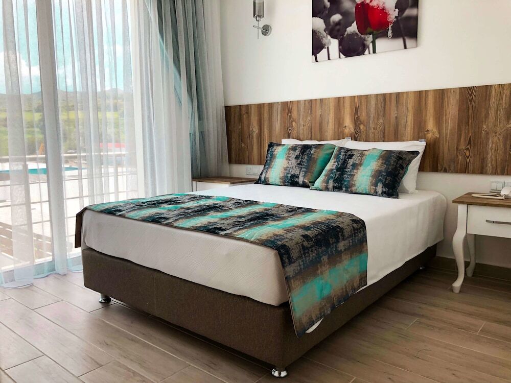 Какопетрия: Velmer Hotel