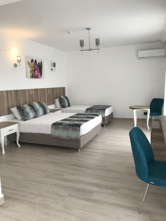 Какопетрия: Velmer Hotel