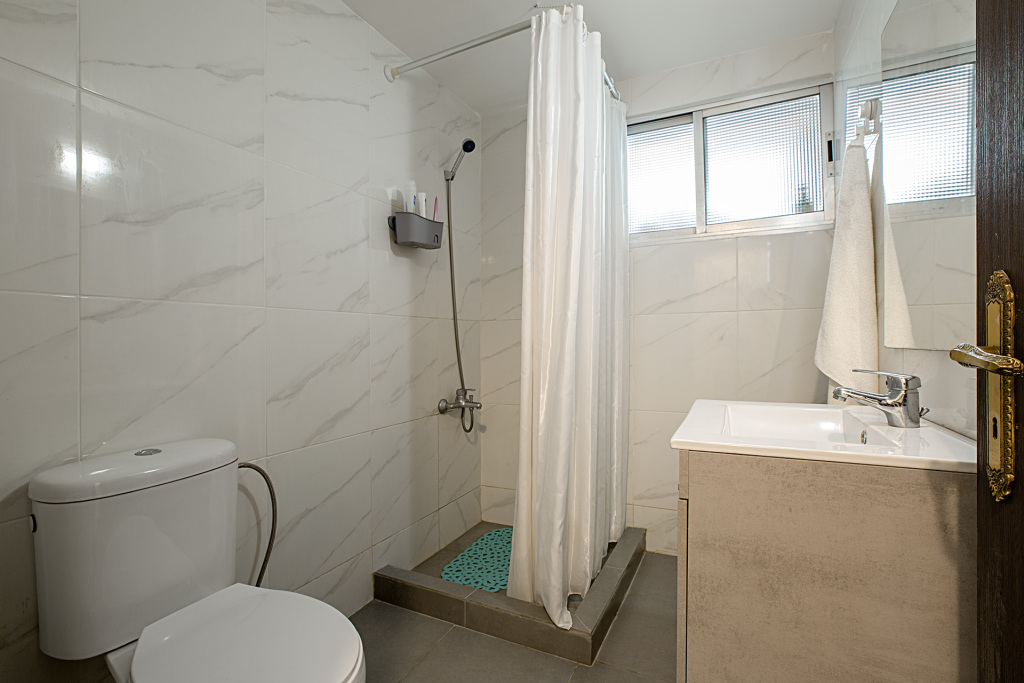 Лимассол: White Hostel