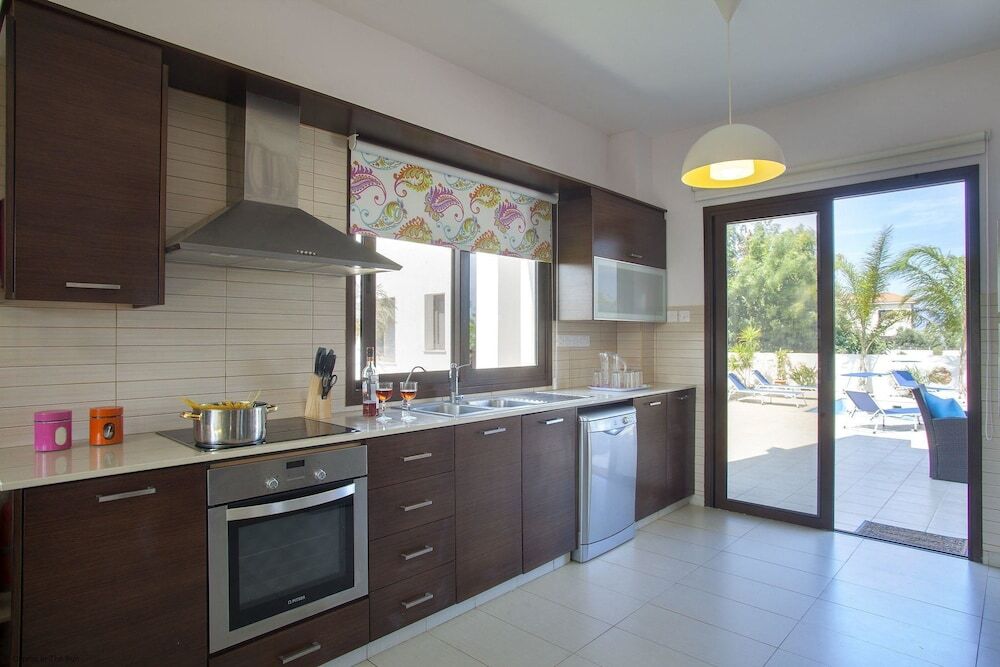Протарас: Cyprus Villa Raph Platinum