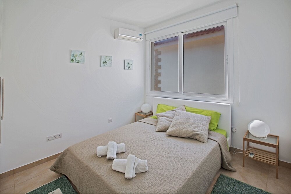 Айя-Напа: Celebrity Villa Oliver P 14