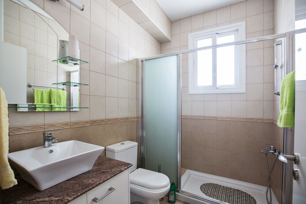 Айя-Напа: Celebrity Villa Oliver P 14